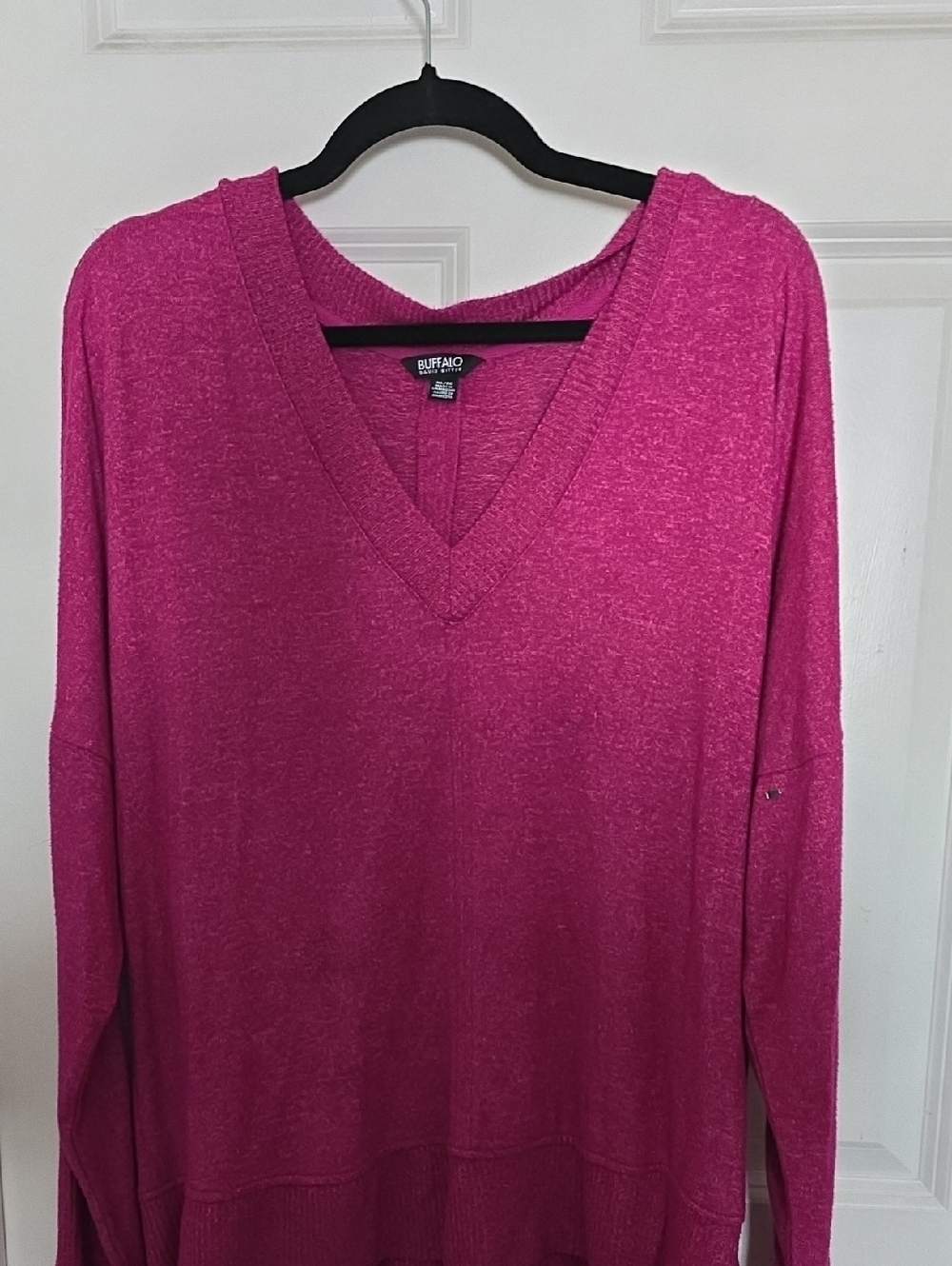 Buffalo David Bitton Fuchsia V-Neck Lightweight Knit Top